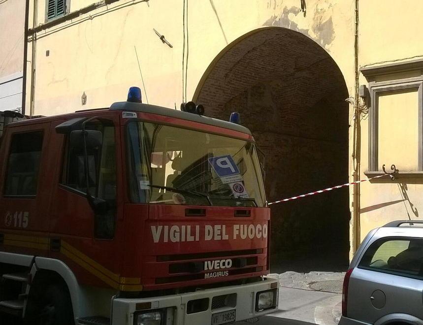 Crepa nell’antico muro, stanze inagibili 