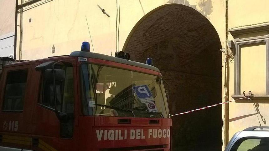 Crepa nell’antico muro, stanze inagibili