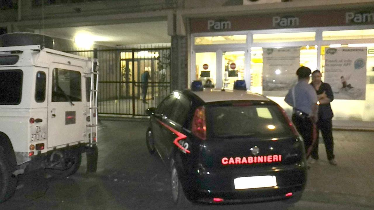 I rilievi in via Pascoli (foto Muzzi)