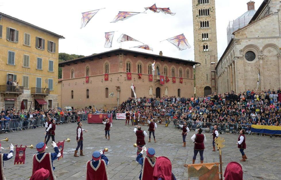 Massa Marittima sfoggia le sue bellezze su Rai 1