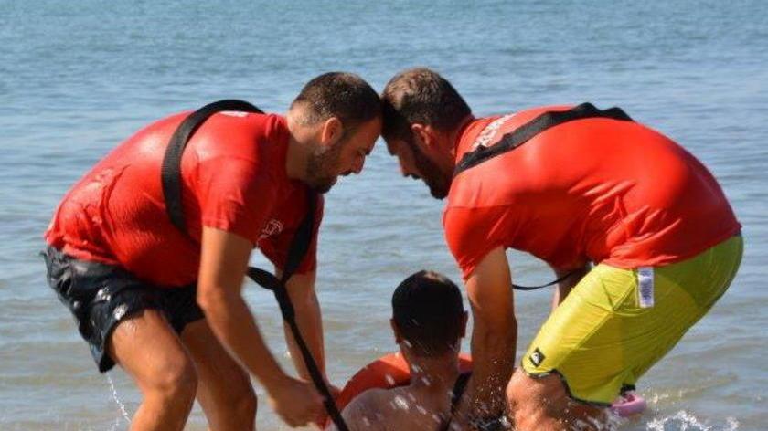 Bagnini, prove tecniche di soccorso