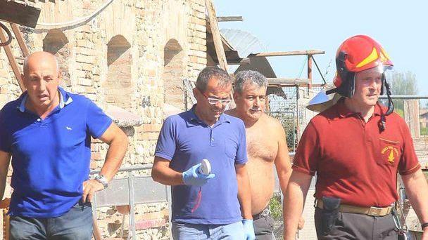 Box in fiamme, muoiono tre cavalli