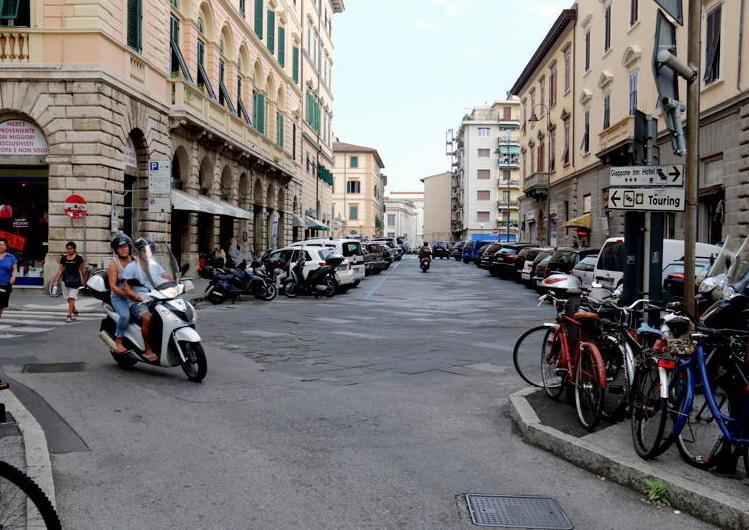 Anziana truffata al mercato: mi hanno rubato la vita 