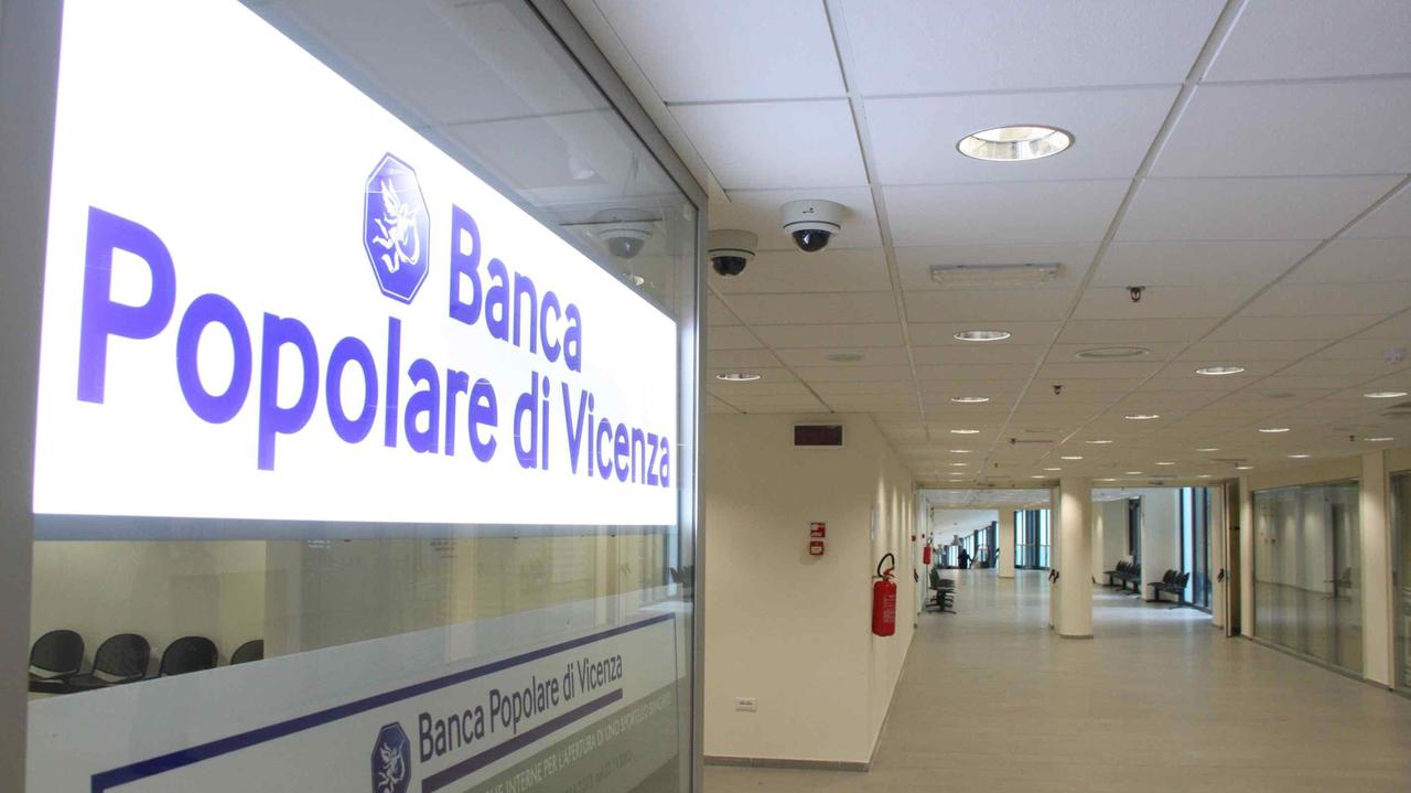 La filiale della Bpvi all'interno dell'ospedale di Prato