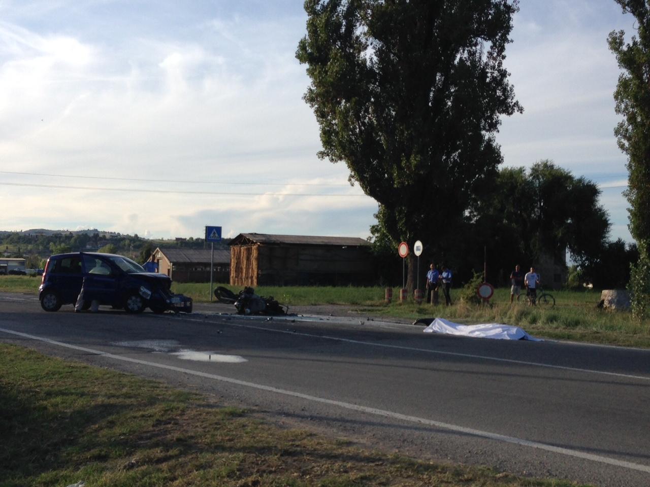 Sassuolo, auto contro moto: muore moticiclista di 46 anni
