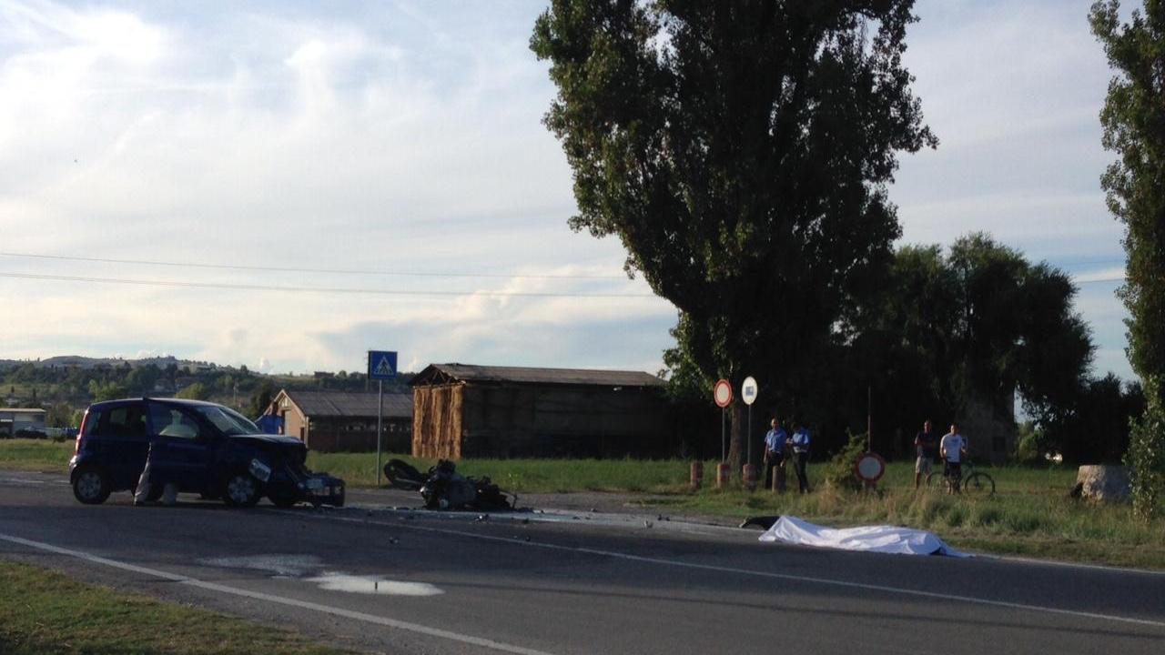 Sassuolo, auto contro moto: muore moticiclista di 46 anni
