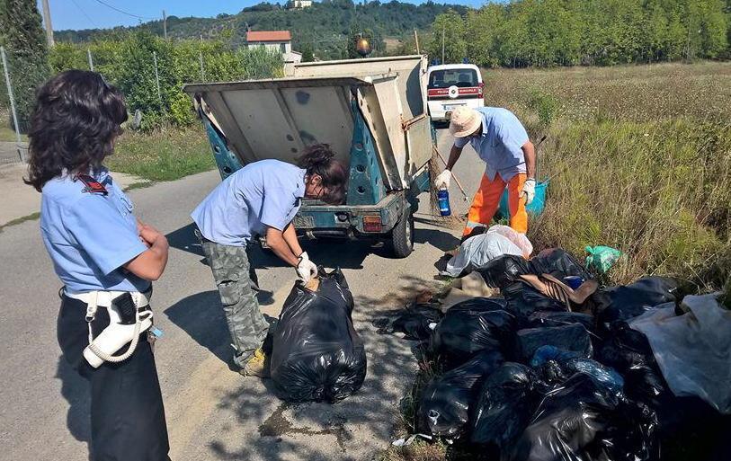 I furbi della spazzatura, 40mila euro di multe 