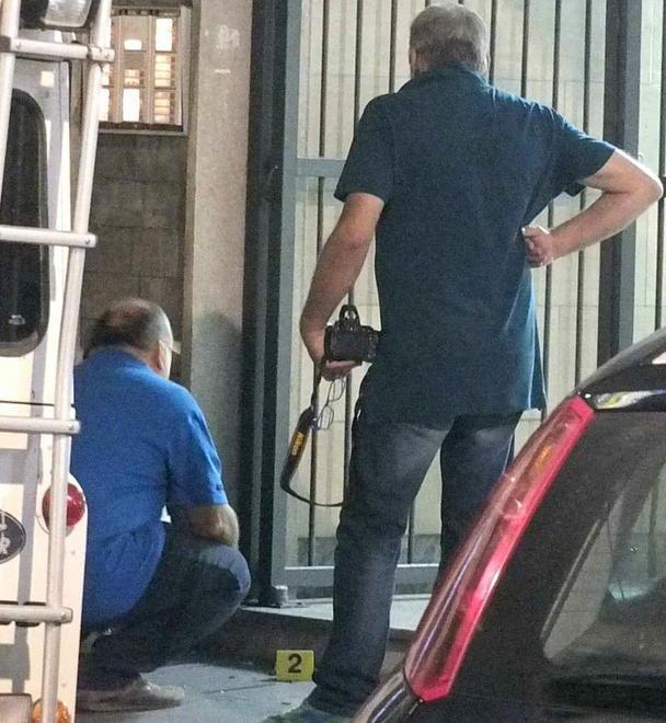 Bomba molotov contro un palazzo 