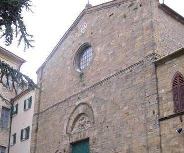 Rubati dall’altare corone e crocifissi Danni a un quadro 