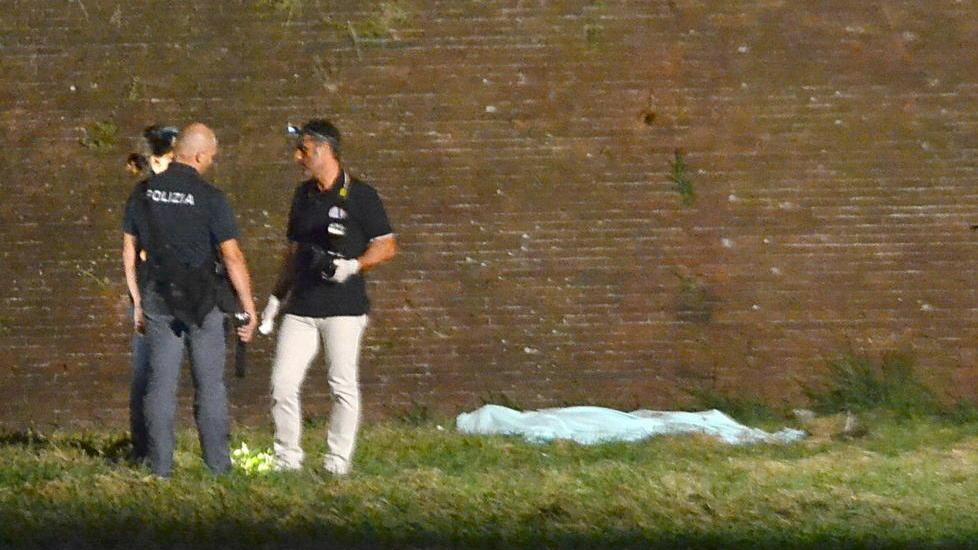 Un giovane stalker il suicida delle Mura