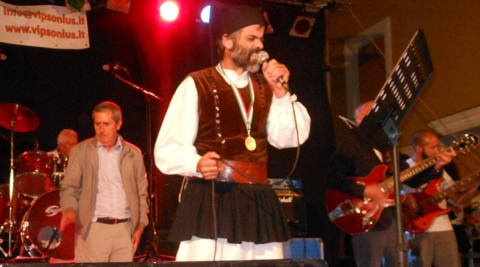 Ittireddu, Guido Satta vince la gara canora “Tott’umpare”