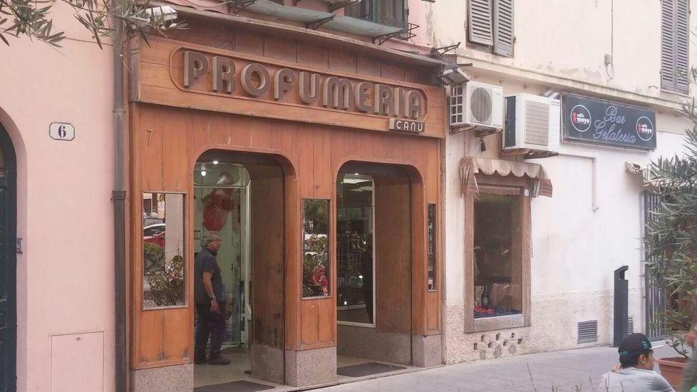 Furto da 5mila euro alla profumeria Canu