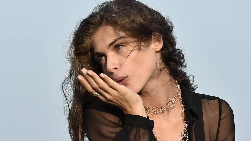 Elisa, modella impegnata «Accettiamo i migranti»