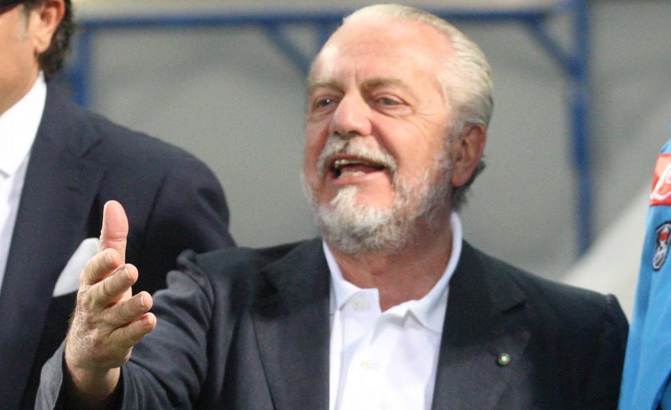 Napoli, i tifosi contestano De Laurentiis