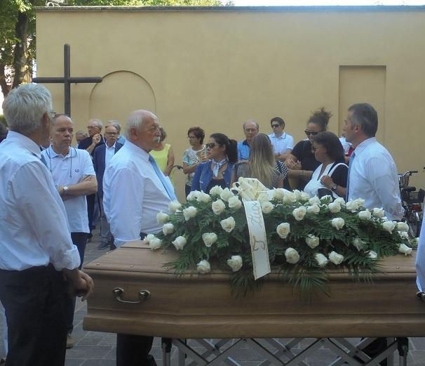 Una folla commossa per l’addio all’oculista Zanichelli