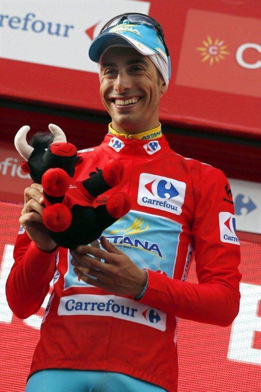 Fabio Aru con la prima maglia rossa conquistata alla Vuelta