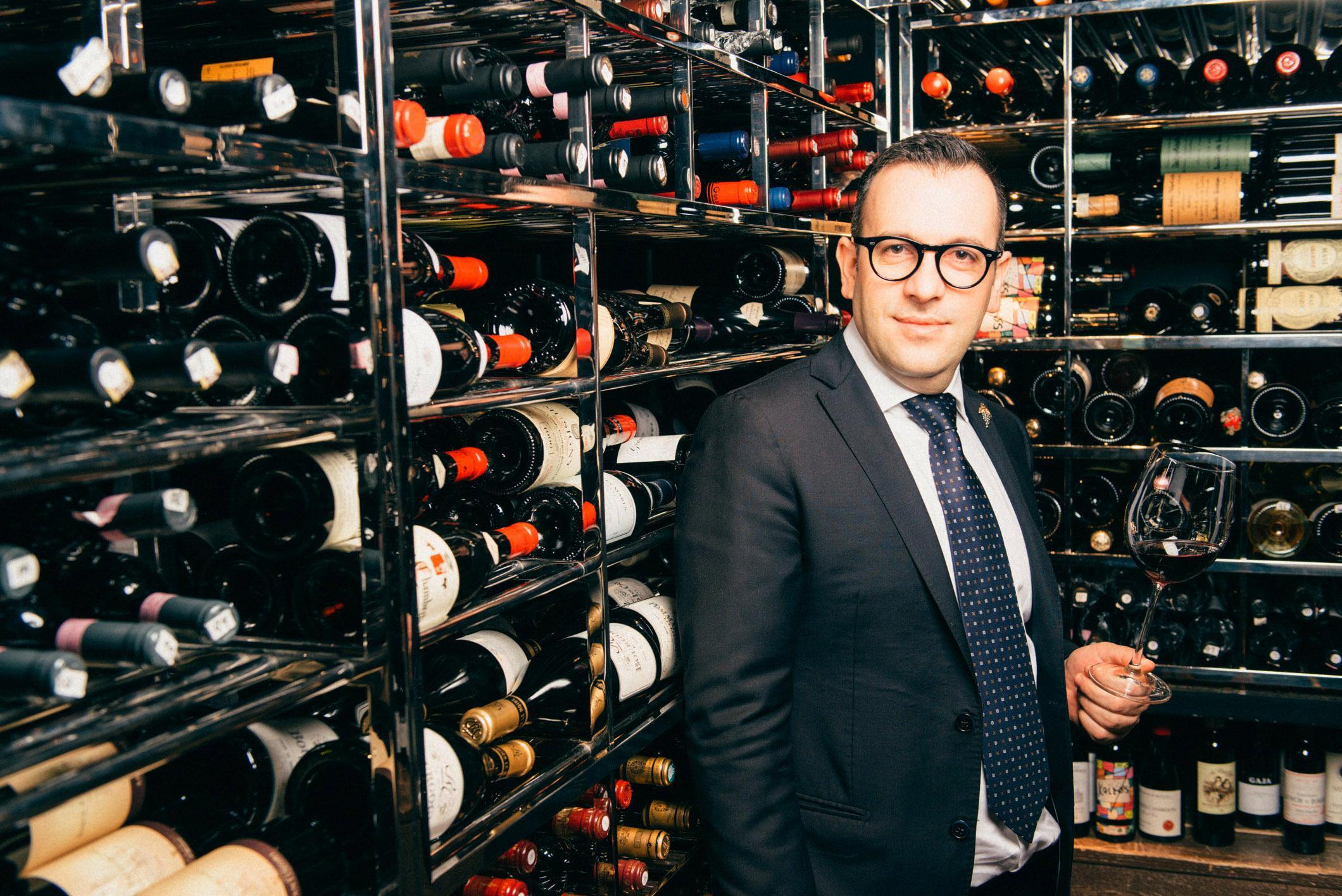 Marino Braccu, sommelier di Olbia che lavora a Hong Kong