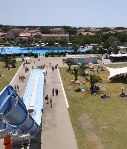 Furti fuori dall’Acquavillage, arrestati