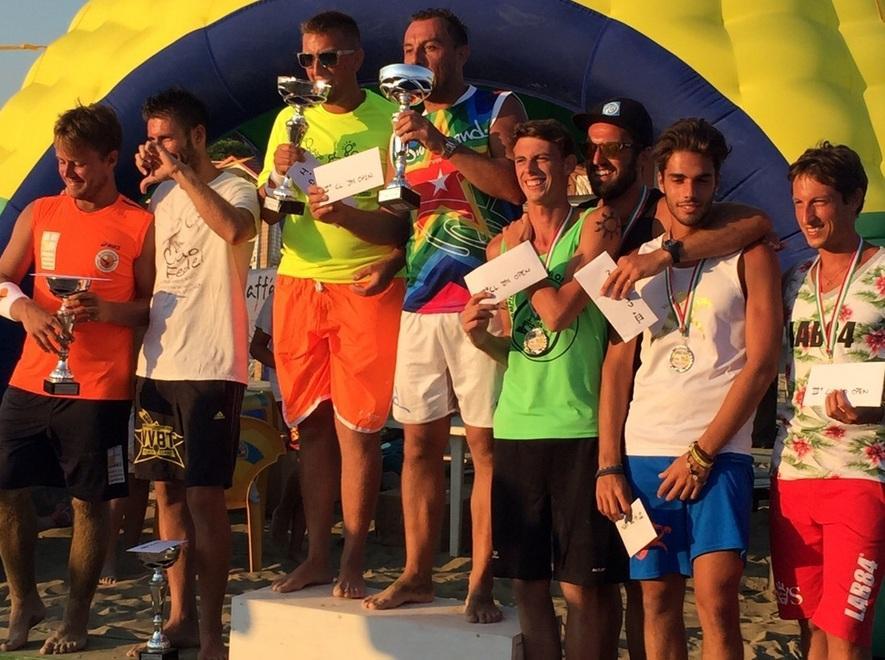 Bomber Rosatone trionfa nei regionali al bagno Faro 