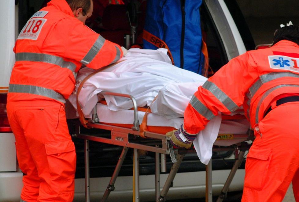 Ottantenne muore mentre passeggia in campagna 
