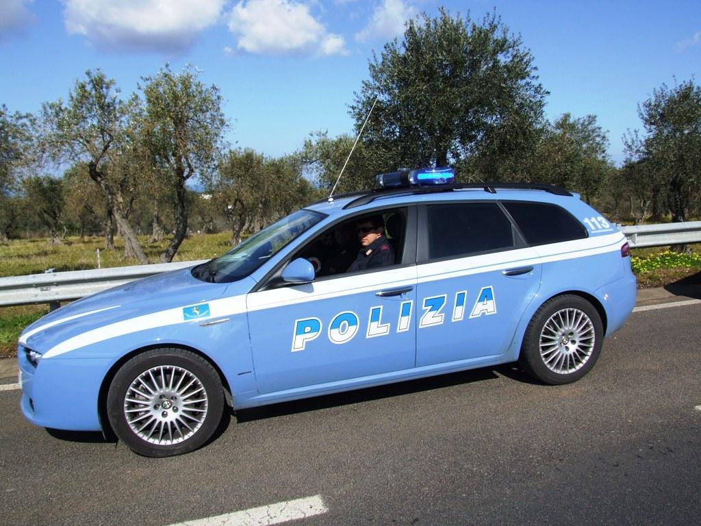 Sassari, tre persone in arresto per furto d'auto 