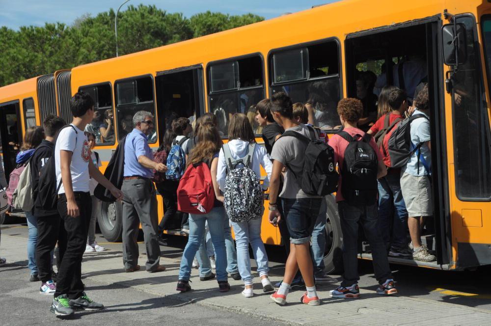 Mancano gli autobus per gli studenti