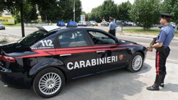 Mentre la gente dorme i ladri rubano