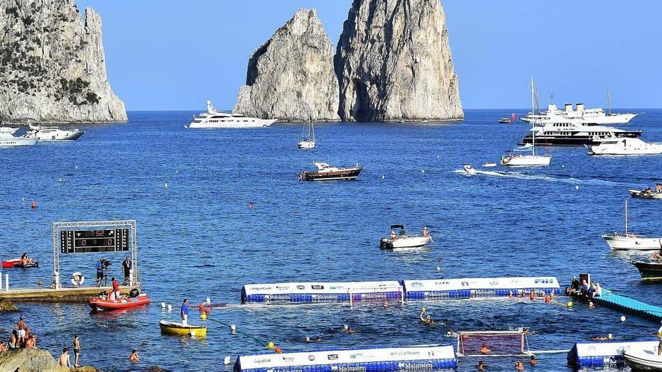 Il Settebello vince anche tra i faraglioni di Capri