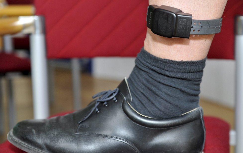 Carenza di “braccialetti”, primi scarcerati 