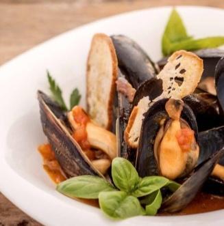 La sagra delle cozze sposa la musica d’autore