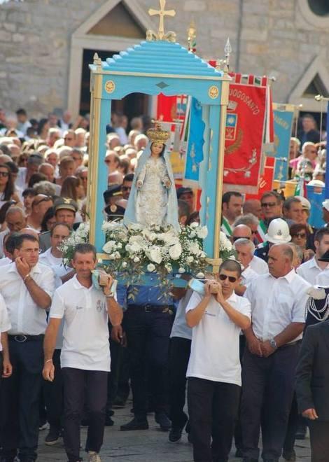 Festa Manna, concerti e riti religiosi per quattro giorni