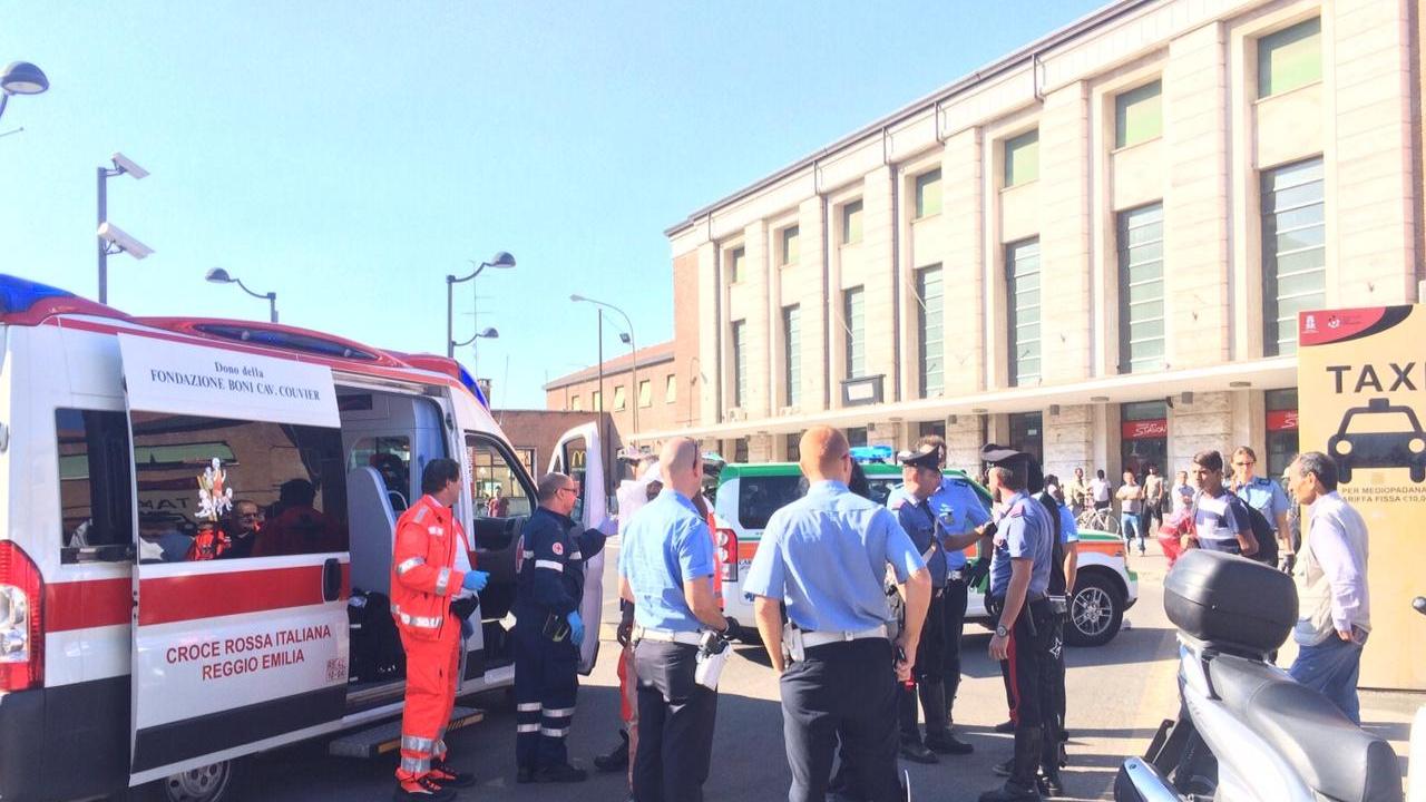 Rissa furibonda in stazione a Reggio Emilia: quattro feriti e nove arresti