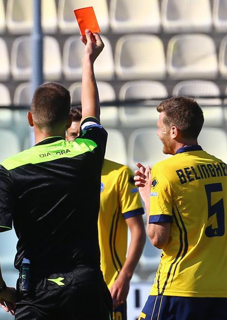 Arbitro Pasqua: tre errori decisivi e un 4,5
