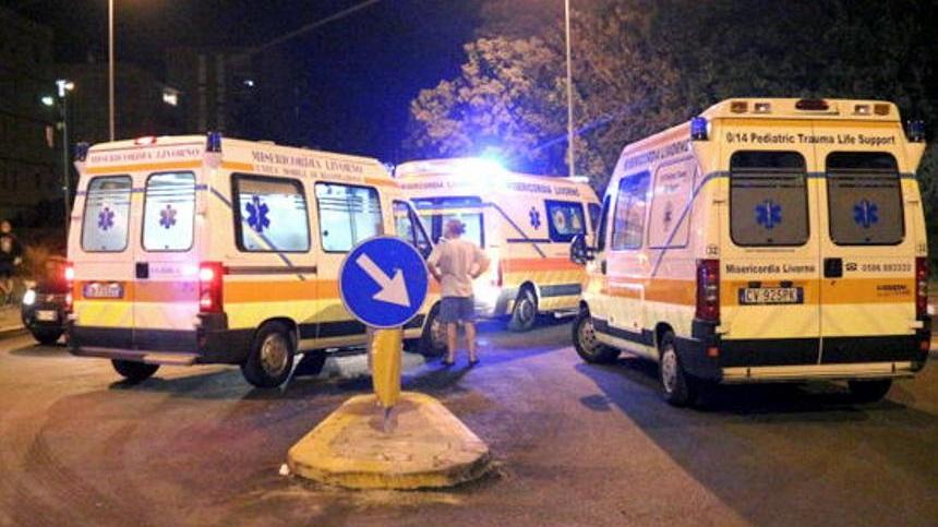 L'intervento delle ambulanze della Misericordia (Marzi Pentafoto)