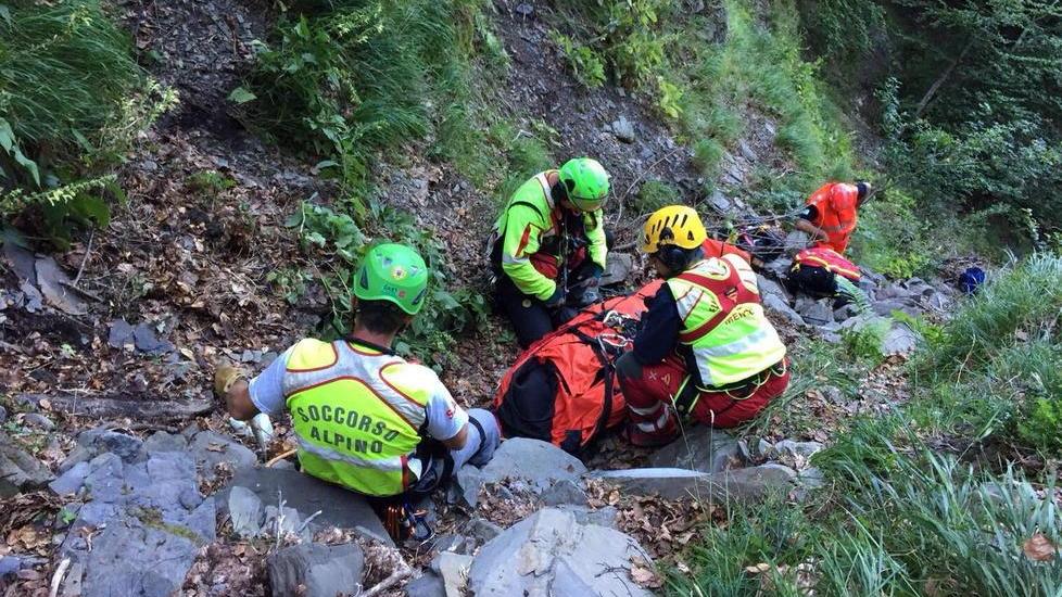 Grave fungaiolo caduto nel burrone