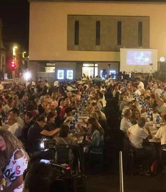 In 500 invadono piazza Montanelli 