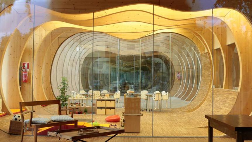 A Guastalla c’è uno spettacolare asilo a forma di balena