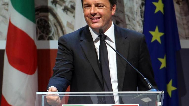 Ticket Berlusconi-Renzi a Marina di Pietrasanta