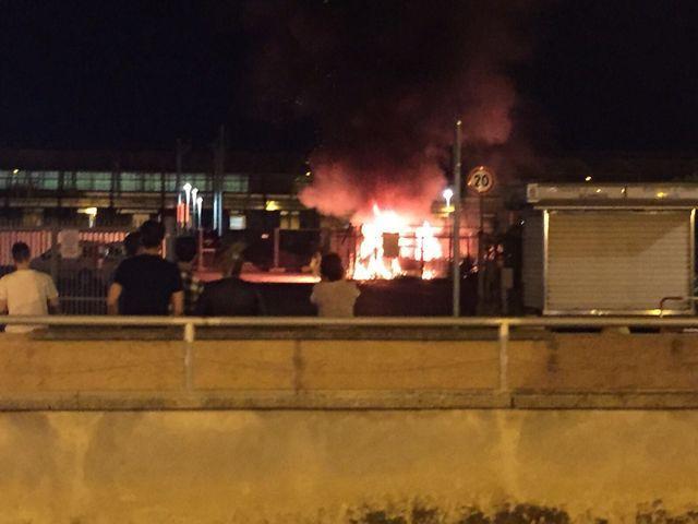 Trovato carbonizzato nell’auto in fiamme 