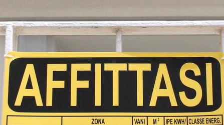 Prendono casa in affitto a Follonica, ma la casa non esiste