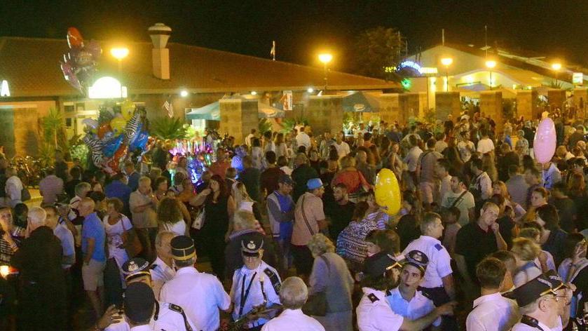 Vita in centro o a Marina? Due feste, una è di troppo