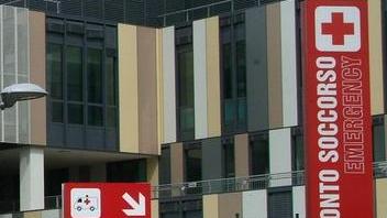 La ragazza lo lascia lui scappa di casa e minaccia il suicidio