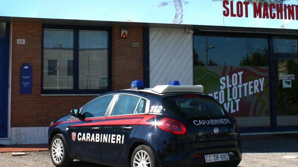 Forzata la cassaforte dell’agenzia Axa