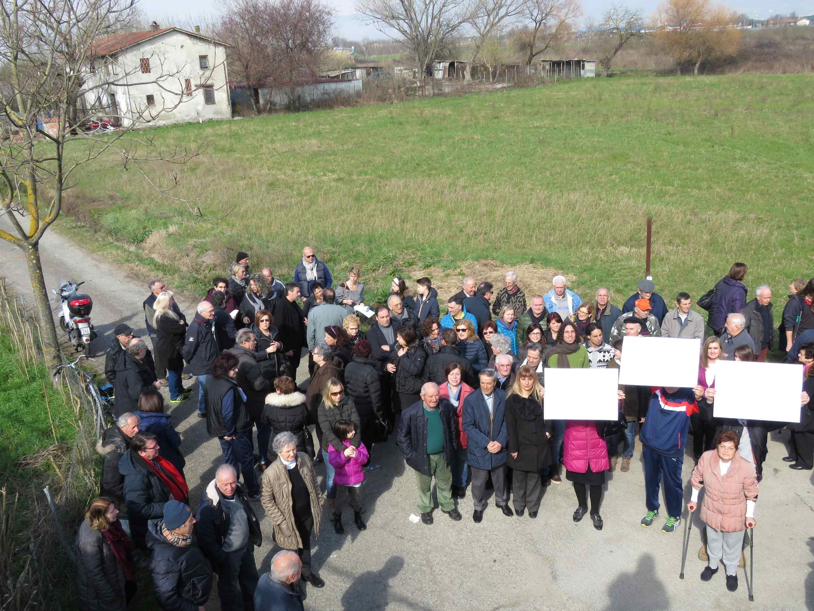 Una protesta dei comitati contro la localizzazione del nuovo impianto di trattamento di inerti