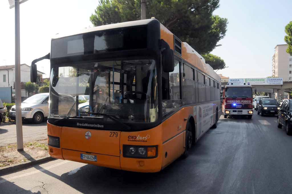 Una fermata del bus (foto d'archivio)