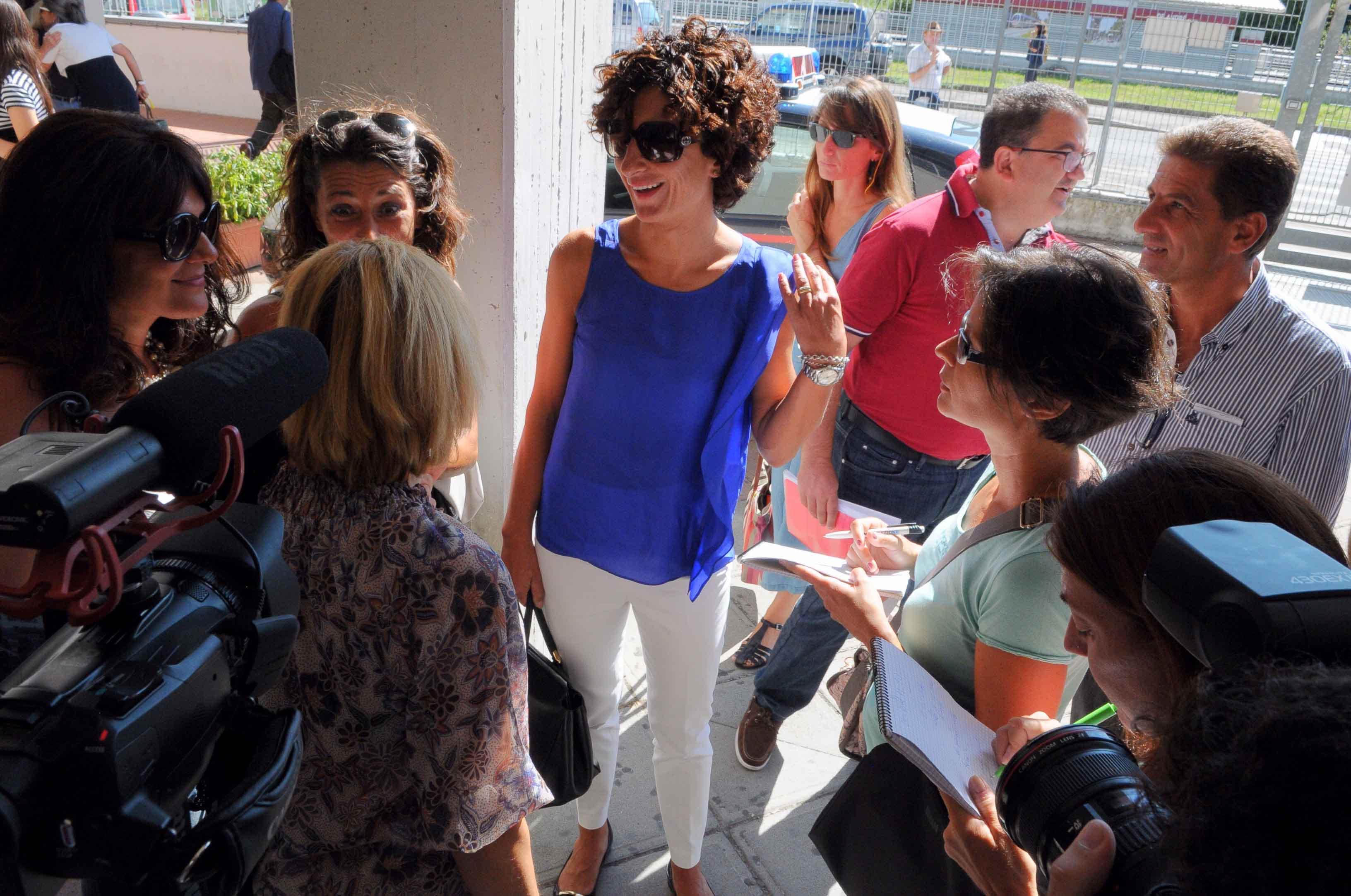 Agnese Renzi all'istituto Newton di Scandicci