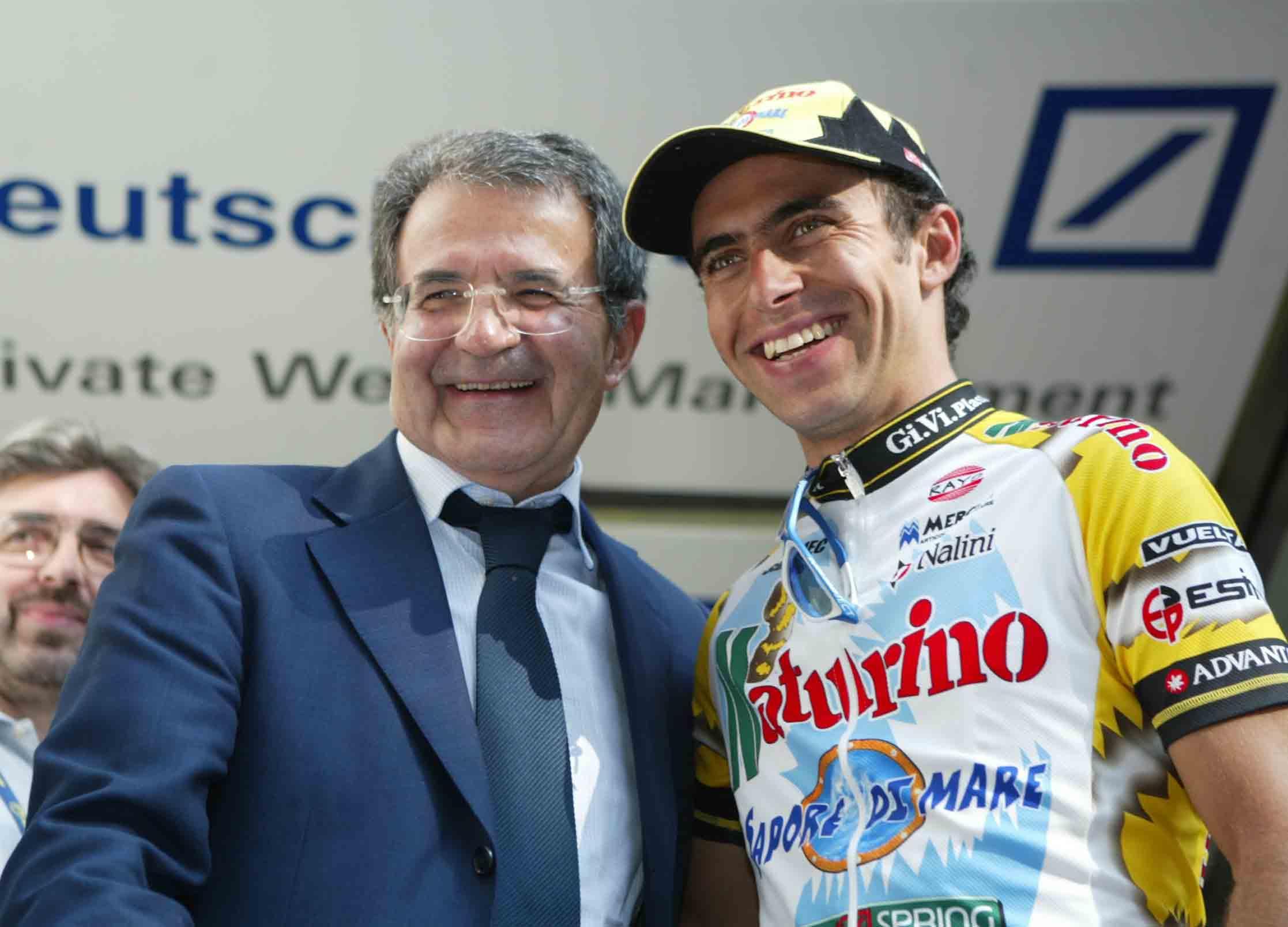Prodi: "Fate come me, 70 chilometri in bici al giorno"