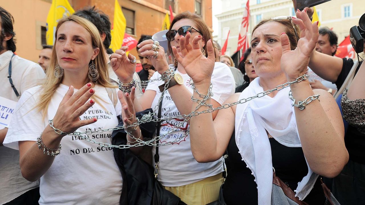Dietrofront sulle maestre precarie