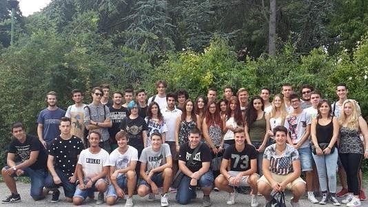 Gli studenti tutors al lavoro per formare i nuovi colleghi