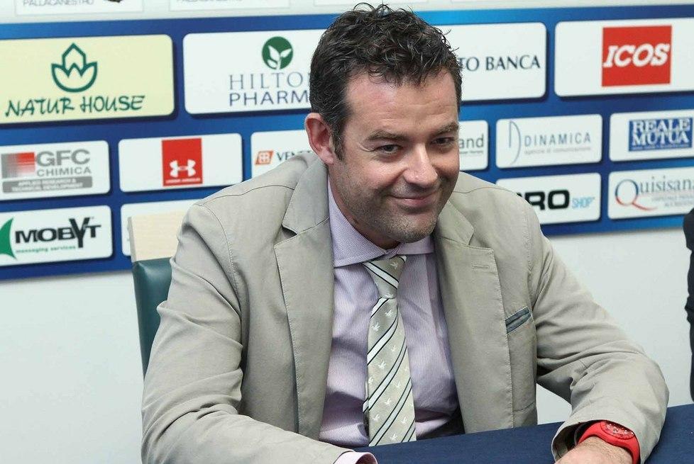 Abbonamenti, campo e mercato: Bondi su tre fronti 